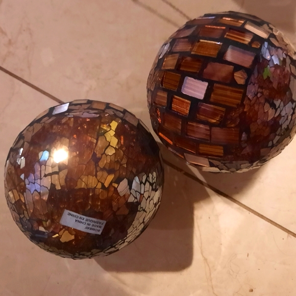 Nwt AUTHENTIC GENUINE BROWN MOSAIC BALLS BOMBAY & COMPANY LOT OF TWO long cuts - Picture 1 of 6
